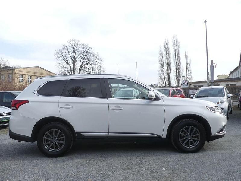Gebraucht Mitsubishi Outlander Diamant Edition 150 PS (110 kW) 2017 Weiß SUV