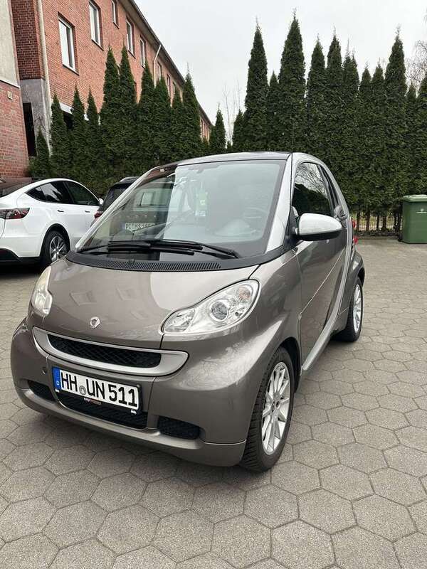 Grau Gebraucht 2011 Smart ForTwo Coupé Coupé | 4.850 € (Fairer Preis) - Bild 1/4