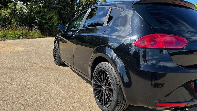 Usata Seat Leon Style 125 CV (91 kW) 2012 Nero Berlina