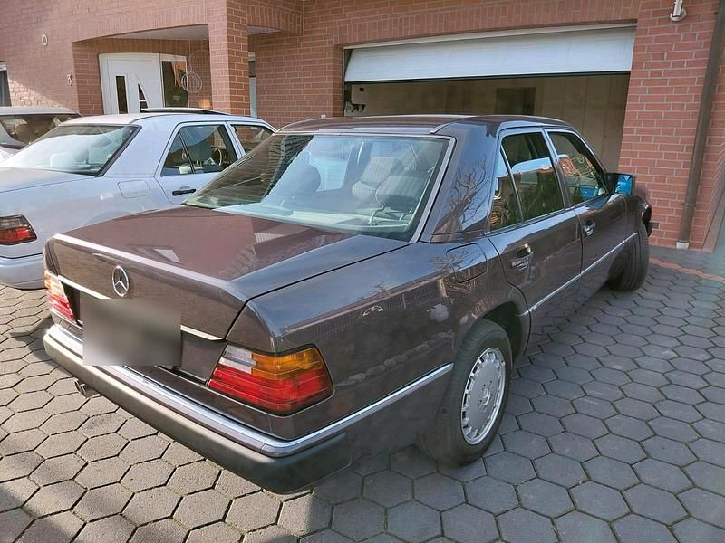 Gebraucht Mercedes E260 177 PS (130 kW) 1991 Limousine