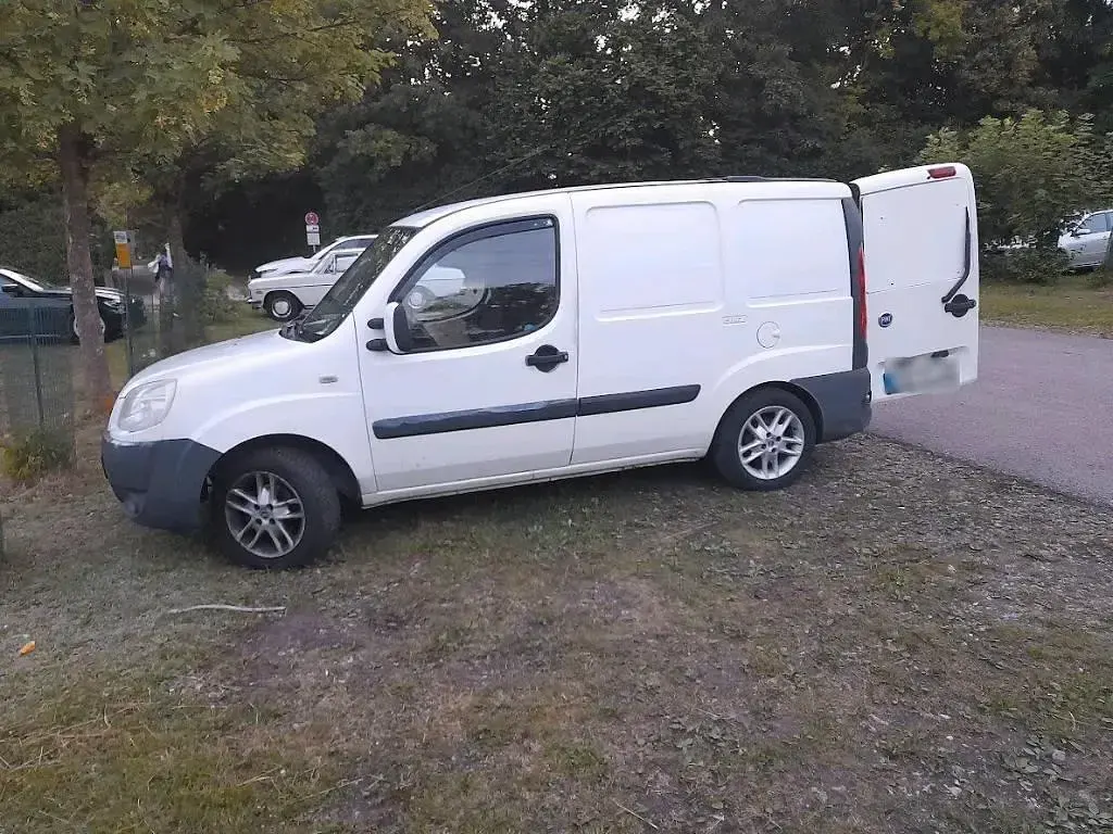 Gebraucht Fiat Doblò 102 PS (75 kW) 2006 Weiß Van / Kleinbus