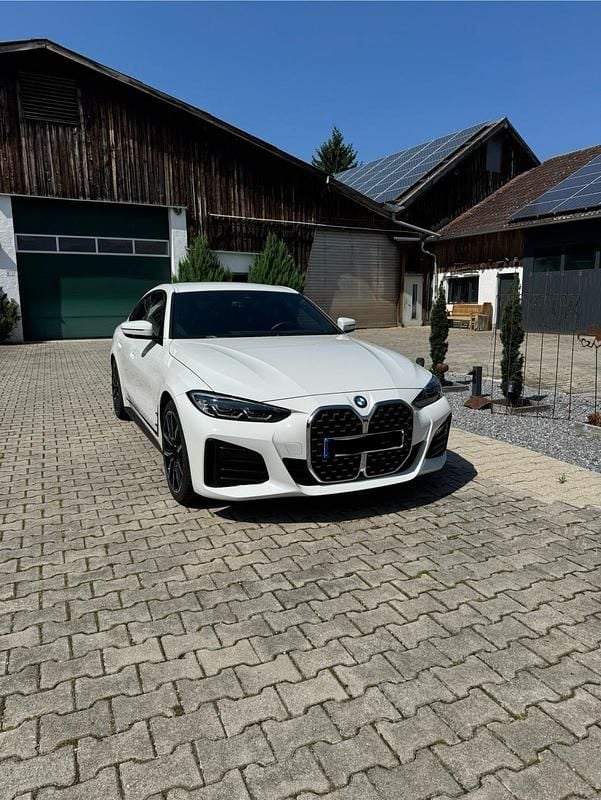 Weiß Gebraucht 2024 BMW 420 M Sport Limousine | 42.000 € (Fairer Preis) - Bild 1/4