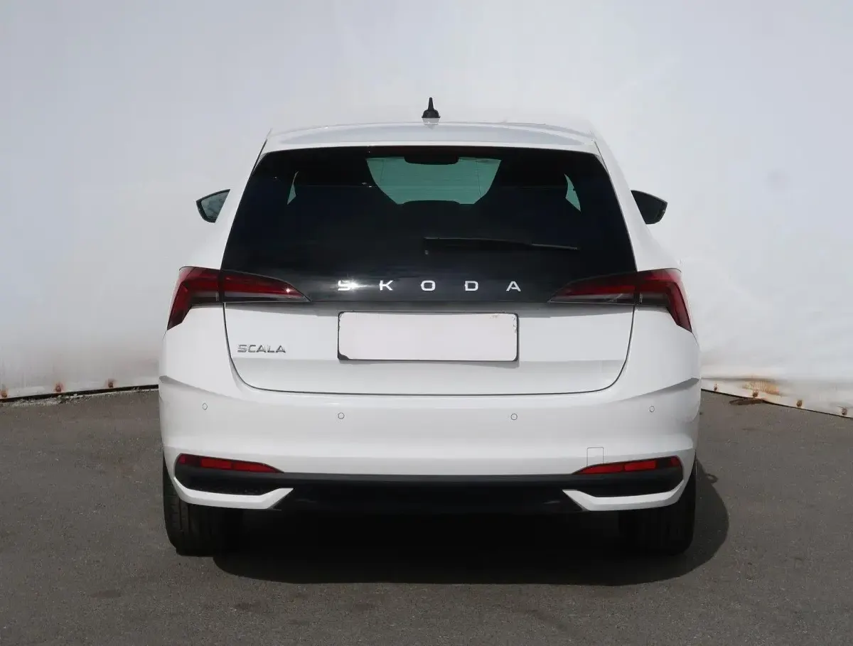 Gebraucht Skoda Scala Drive 116 PS (85 kW) 2025 Weiß Kleinwagen