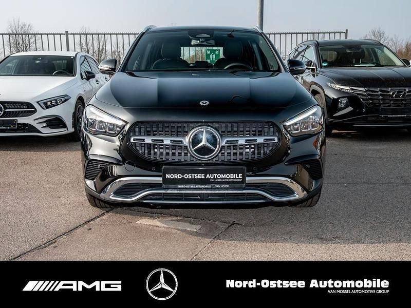 Gebraucht Mercedes GLA200 Progressive 150 PS (110 kW) 2025 Metalliclack kosmosschwarz SUV