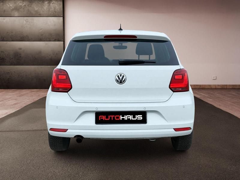 Gebraucht VW Polo Highline 90 PS (66 kW) 2015 Weiß Kleinwagen