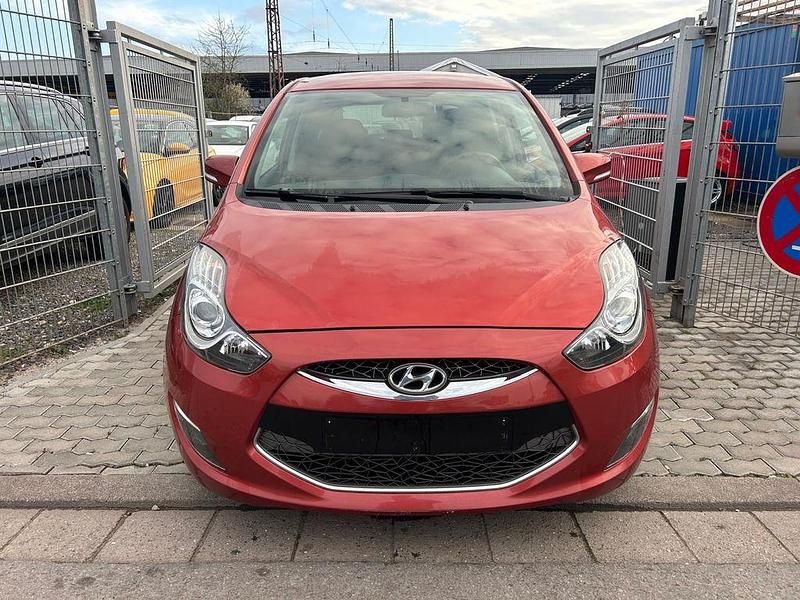Gebraucht Hyundai ix20 Trend 90 PS (66 kW) 2012 Braun Kleinwagen