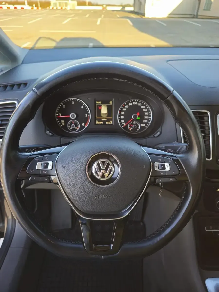 Gebraucht VW Sharan 189 PS (139 kW) 2015 Grau Van / Kleinbus