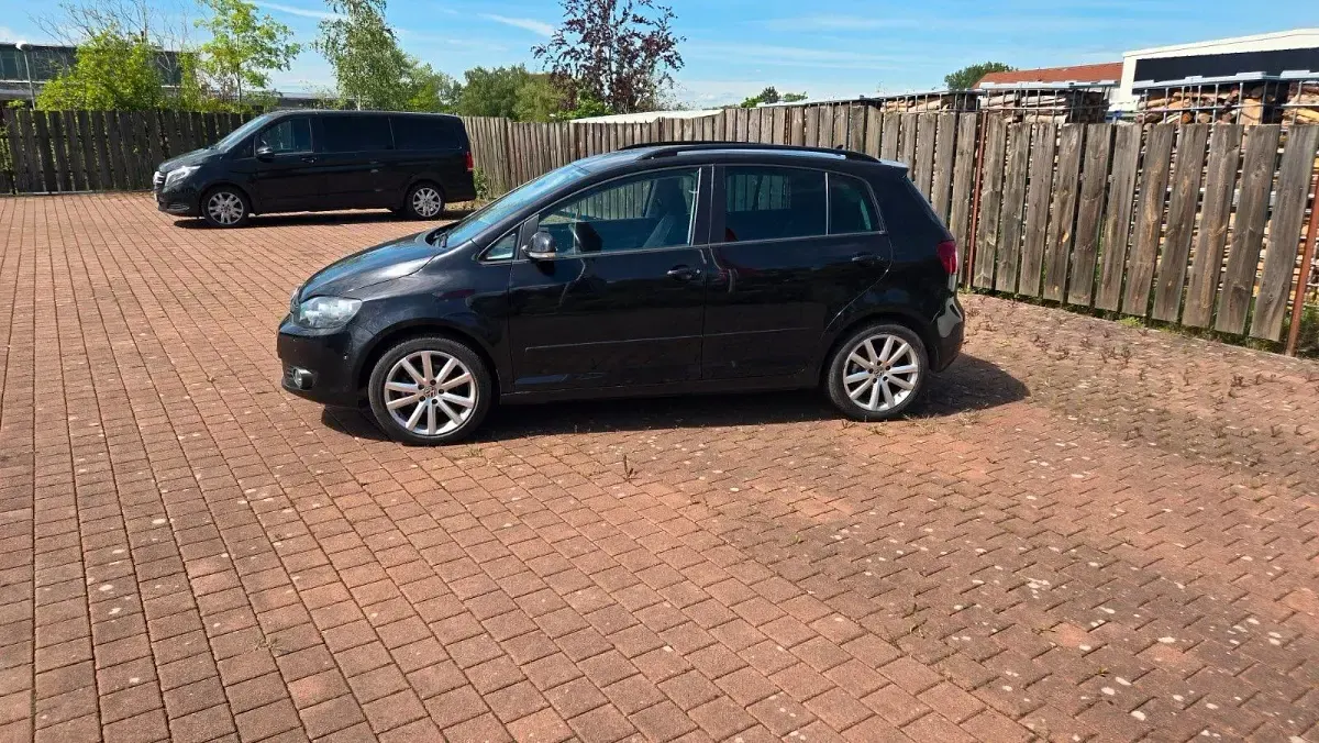 Gebraucht VW Golf Plus Cross Life 105 PS (77 kW) 2014 Schwarz Van / Kleinbus