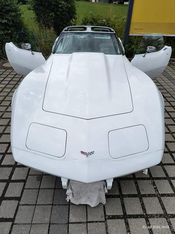 Gebraucht Chevrolet Corvette C3 180 PS (132 kW) 1977 Weiß Cabrio