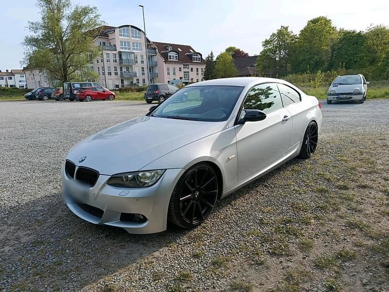 Second-hand BMW 325 218 CP (160 kW) 2006 Argintiu Coupe