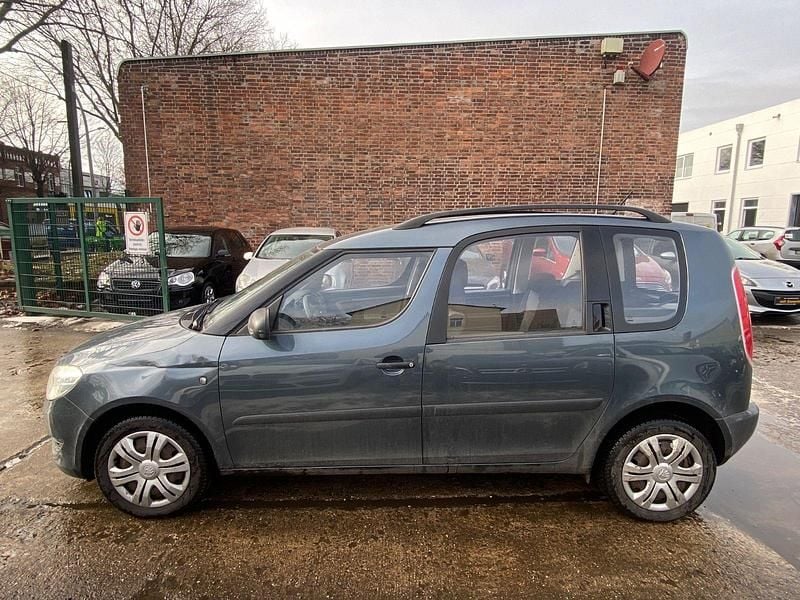 Gebraucht Skoda Roomster Plus Edition 86 PS (63 kW) 2015 Blau Van / Kleinbus