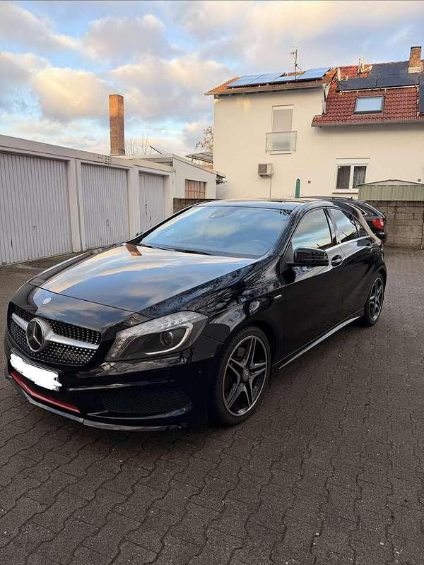 Gebraucht 2013 Mercedes 250 AMG line Limousine | 15.800 € (Fairer Preis) - Bild 1/4