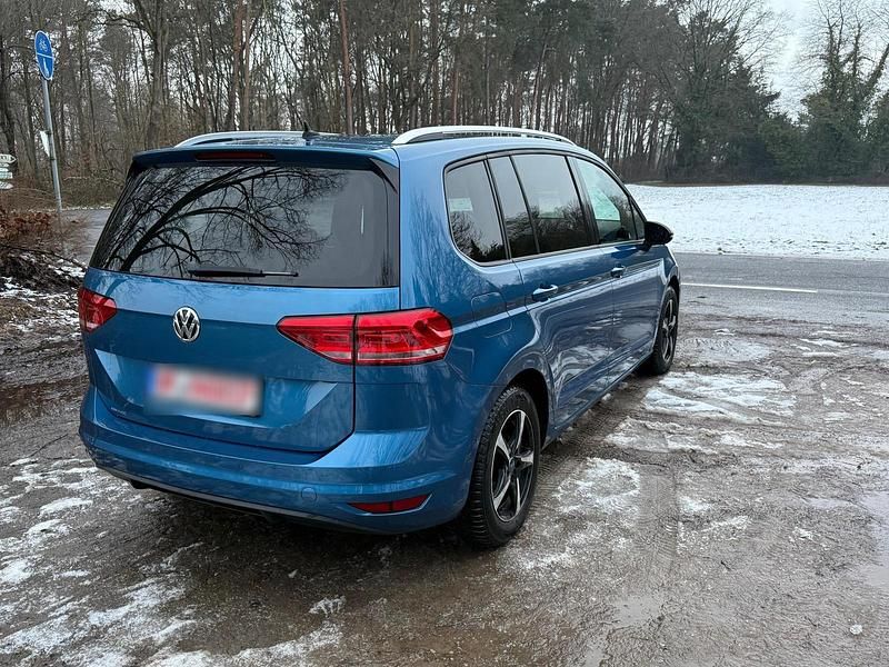 Gebraucht VW Touran Join 115 PS (84 kW) 2018 Blau Van / Kleinbus