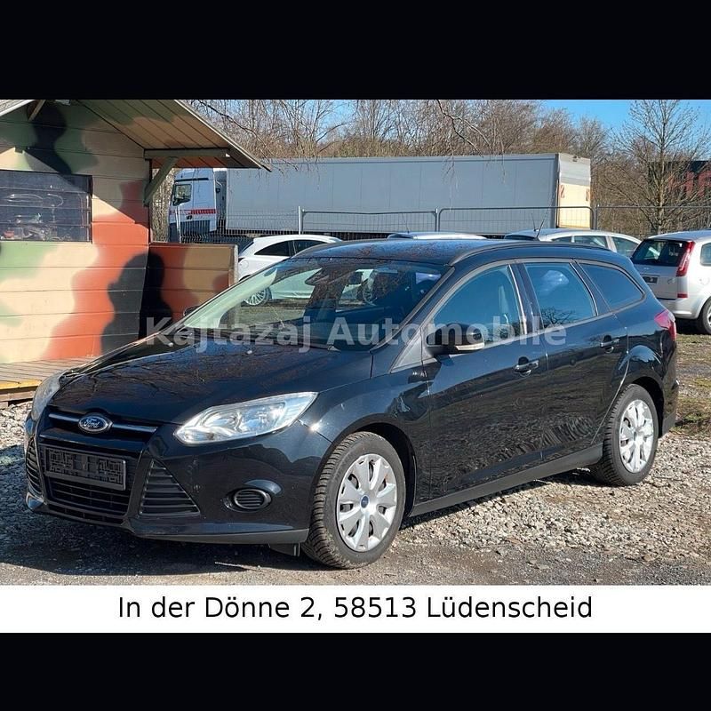 Gebraucht Ford Focus Trend 115 PS (84 kW) 2012 Schwarz Kombi