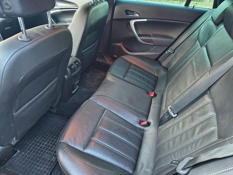 Gebraucht Opel Insignia Edition 194 PS (142 kW) 2014 Schwarz Kombi