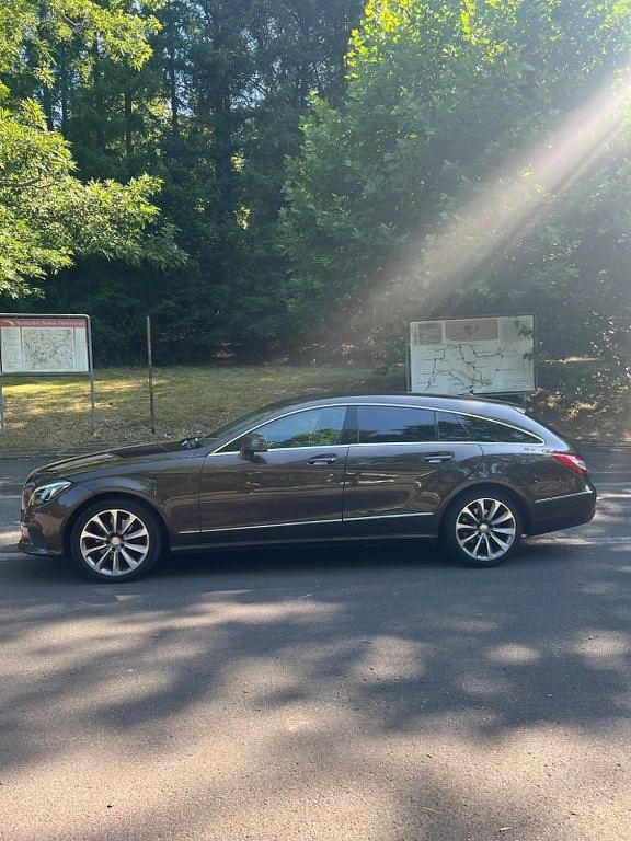 Gebraucht Mercedes 250 204 PS (150 kW) 2015 Braun Limousine