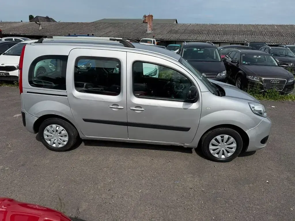 Gebraucht Renault Kangoo Experience 90 PS (66 kW) 2016 Silber Van / Kleinbus