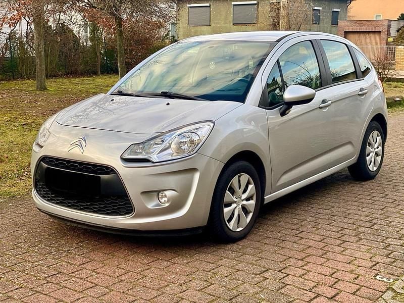 Grau Gebraucht 2012 Citroën C3 Limousine | 3.399 € (Fairer Preis) - Bild 1/4