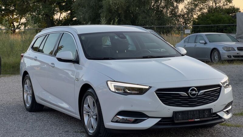 Weiß Gebraucht 2020 Opel Insignia Innovation Kombi | 11.990 € (Fairer Preis) - Bild 1/4