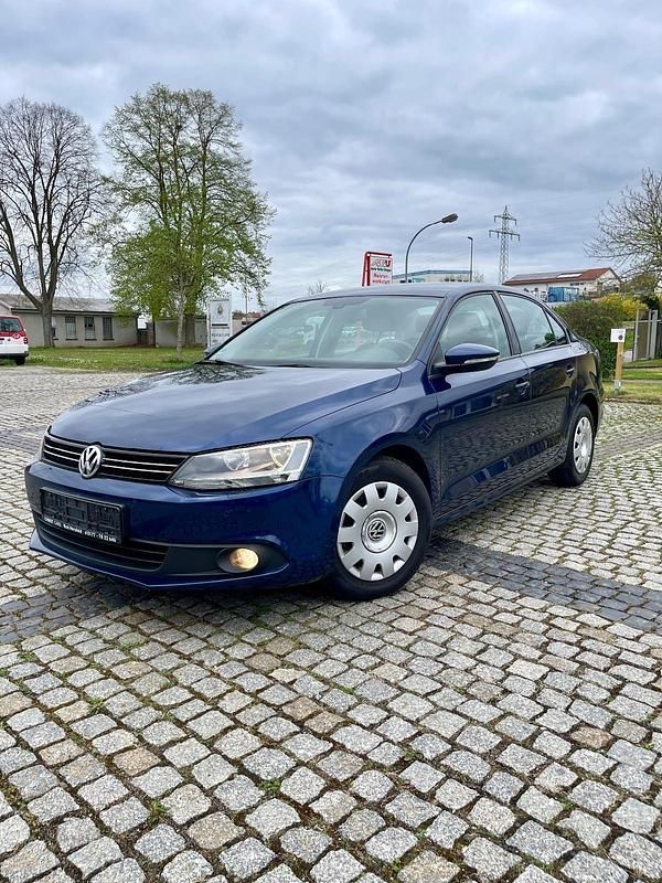 Blau Gebraucht 2011 VW Jetta Limousine | 4.550 € (Guter Preis) - Bild 1/4