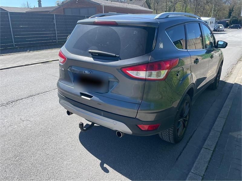 Gebraucht Ford Kuga 140 PS (102 kW) 2014 Grau SUV