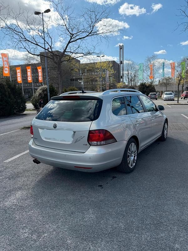 Gebraucht VW Golf V 122 PS (89 kW) 2009 Silber Kombi