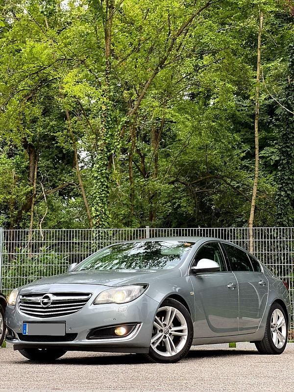 Grau Gebraucht 2015 Opel Insignia Limousine | 7.000 € (Superpreis) - Bild 1/4