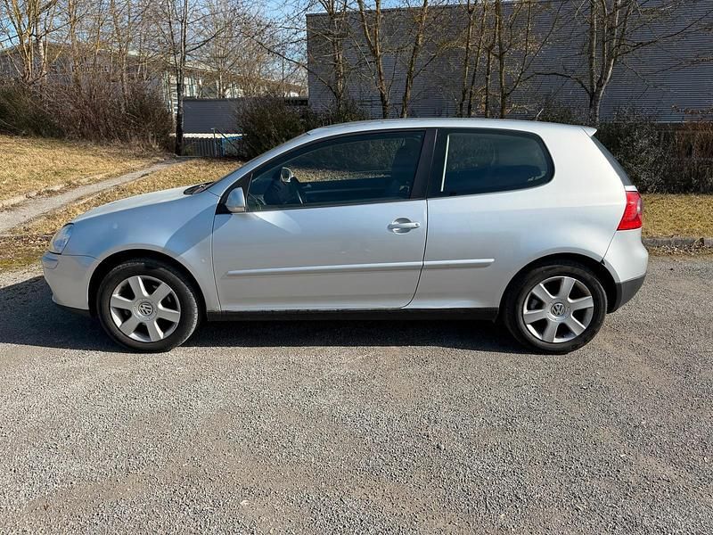 Gebraucht VW Golf V 105 PS (77 kW) 2007 Silber Kleinwagen