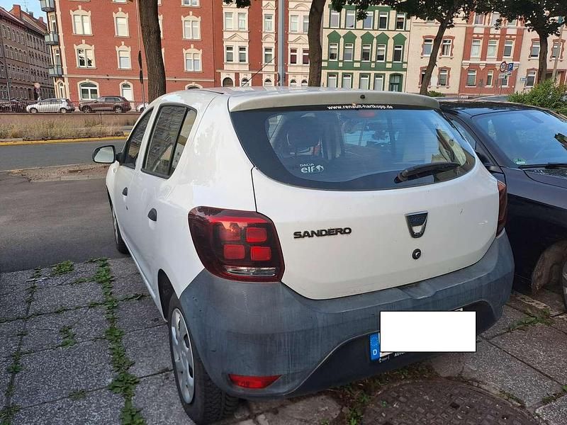 Weiß Gebraucht 2019 Dacia Sandero Essentiel Kleinwagen | 6.100 € (Superpreis) - Bild 1/4