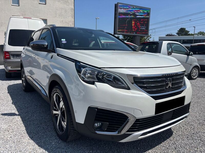 Weiß Gebraucht 2019 Peugeot 5008 Crossway Van / Kleinbus | 20.986 € (Etwas zu teuer) - Bild 1/4