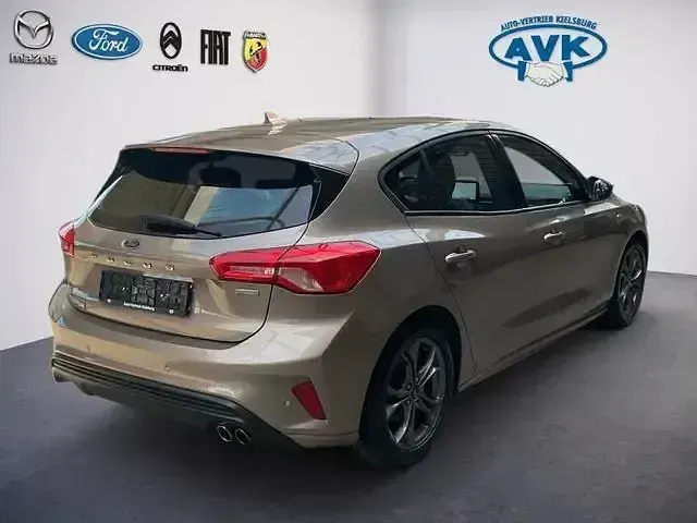 Gebraucht Ford Focus ST-Line 125 PS (91 kW) 2018 Silber Limousine