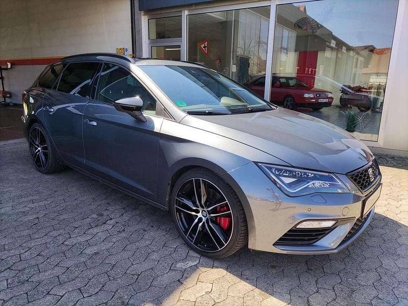 Gebraucht Seat Leon ST 4Drive 300 PS (220 kW) 2018 Pirineosgrau Kombi