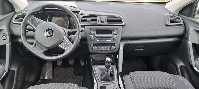 Gebraucht Renault Kadjar Life 131 PS (96 kW) 2015 Weiß SUV