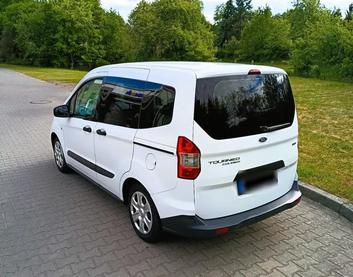Gebraucht Ford Tourneo 101 PS (74 kW) 2016 Weiß Kombi