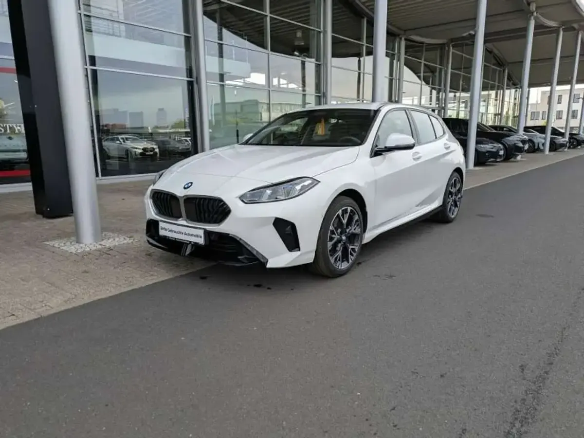 Gebraucht BMW 120 Performance 150 PS (110 kW) 2025 Weiß Kleinwagen
