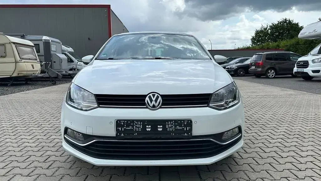 Gebraucht VW Polo LOUNGE 90 PS (66 kW) 2016 Weiß Kleinwagen