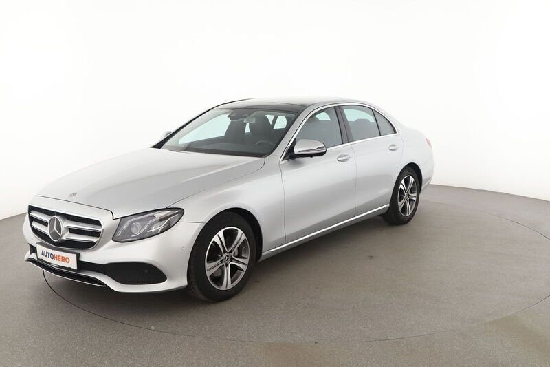 Grau Gebraucht 2018 Mercedes E200 Avantgarde Limousine | 27.990 € (Guter Preis) - Bild 1/4
