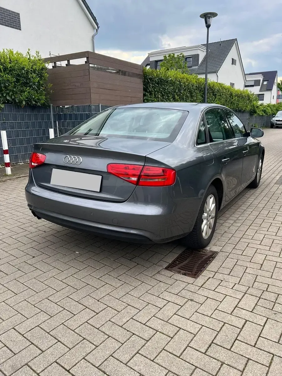 Używany Audi A4 170 KM (125 kW) 2013 Szary Sedan/Limuzyna