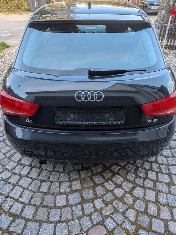 Gebraucht Audi A1 Attraction 86 PS (63 kW) 2012 Schwarz Kleinwagen