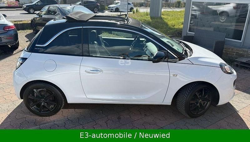 Gebraucht Opel Adam 101 PS (74 kW) 2018 Schneeweiss/olympic/summit white (metallic) Kleinwagen