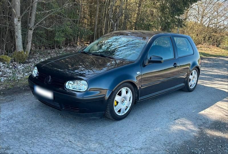 Gebraucht VW Golf IV 105 PS (77 kW) 2001 Schwarz Kleinwagen