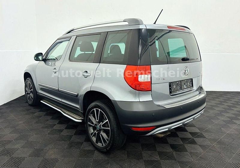 Second-hand Skoda Yeti Active 110 CP (80 kW) 2012 Gri SUV