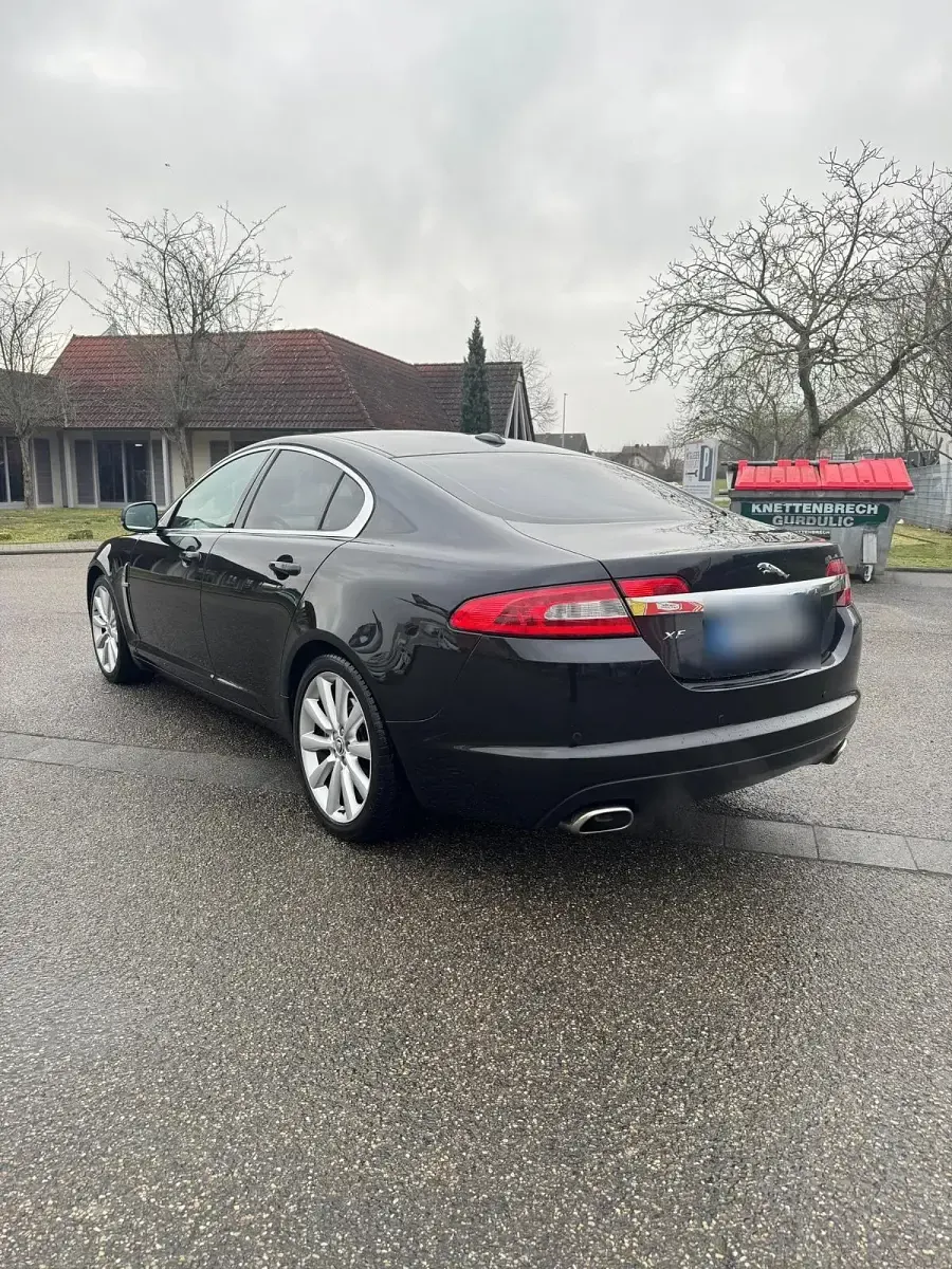 Gebraucht Jaguar XF 241 PS (177 kW) 2010 Schwarz Limousine