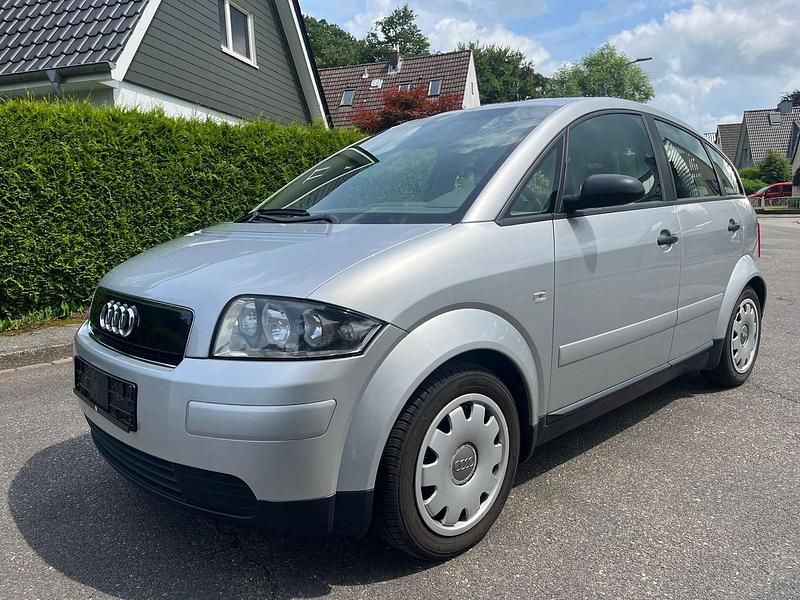 Silber Gebraucht 2001 Audi A2 Kleinwagen | 2.390 € (Superpreis) - Bild 1/4