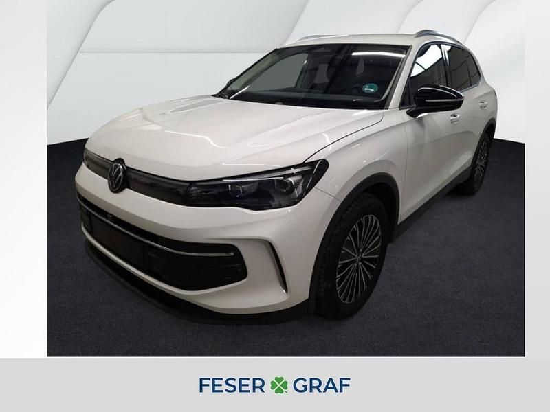 Pure white Gebraucht 2025 VW Tiguan Life SUV | 35.440 € (Fairer Preis) - Bild 1/4