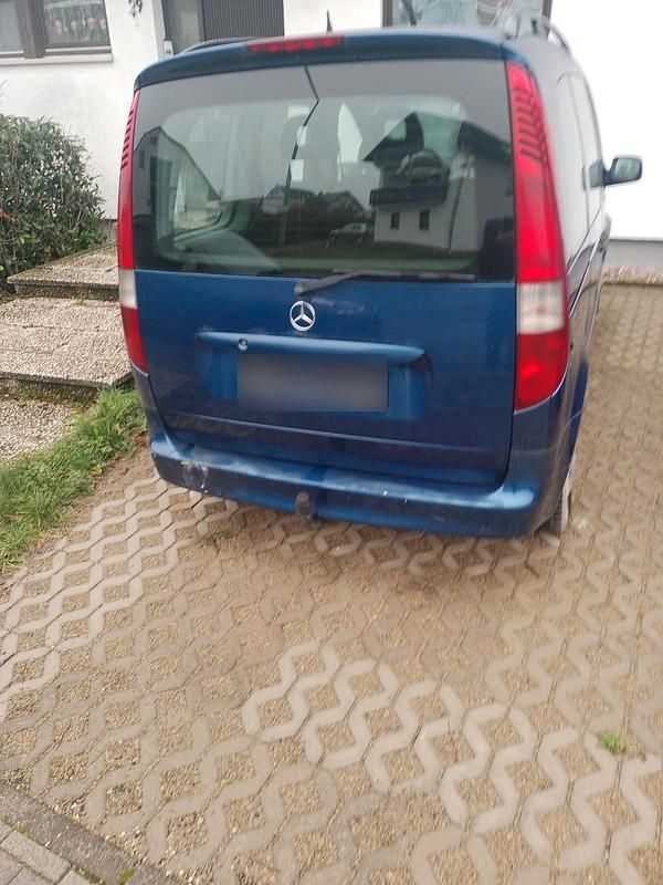 Gebraucht Ford Fiesta 60 PS (44 kW) 2009 Rot Kleinwagen