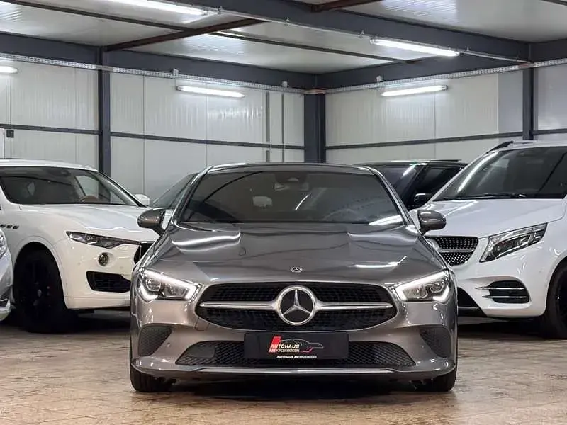 Gebraucht Mercedes CLA180 136 PS (100 kW) 2022 Grau Limousine