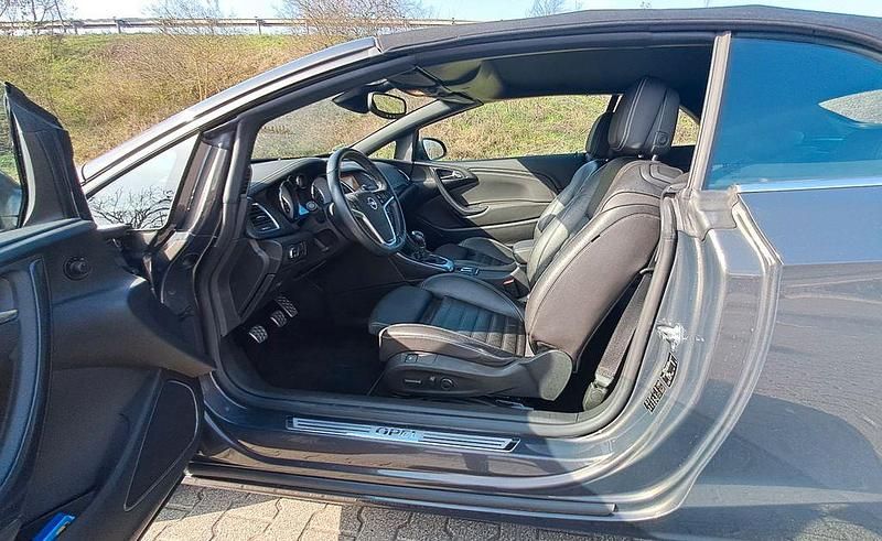 Gebraucht Opel Cascada Innovation 170 PS (125 kW) 2016 Braun Cabrio