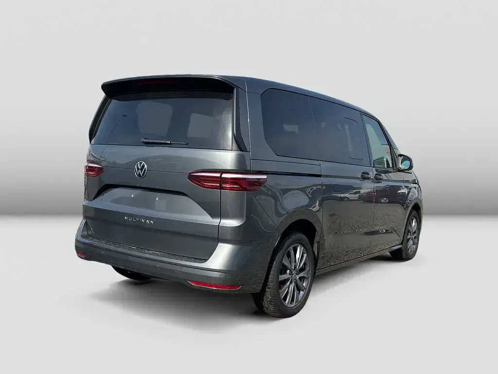 Gebraucht VW Multivan Life 150 PS (110 kW) 2025 Grau Van / Kleinbus