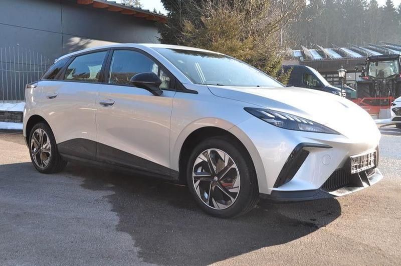 Gebraucht MG MG4 EV 125 kW (170 PS) 2023 Silber Kleinwagen
